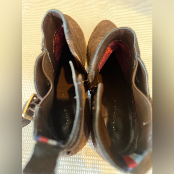 Tommy Hilfiger brown suede Chelsey boot. Sz.8.5 - Picture 8 of 12